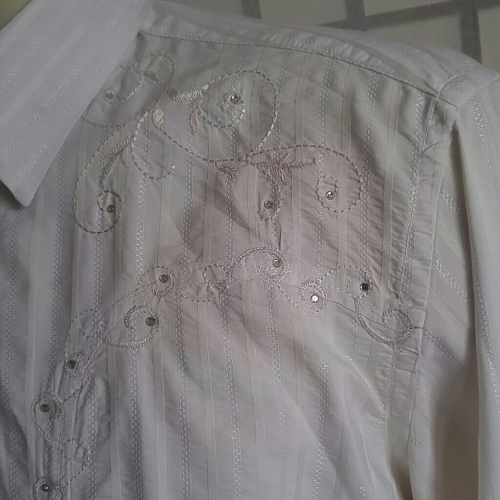 Shirt - Picture 3 of 8